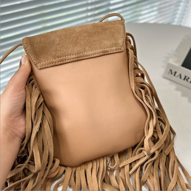 Bolso de piel, YSL. N°46