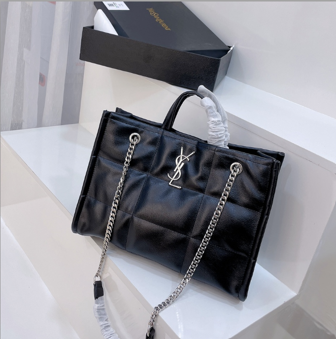 Bolso LouLou de  YSL. N°131