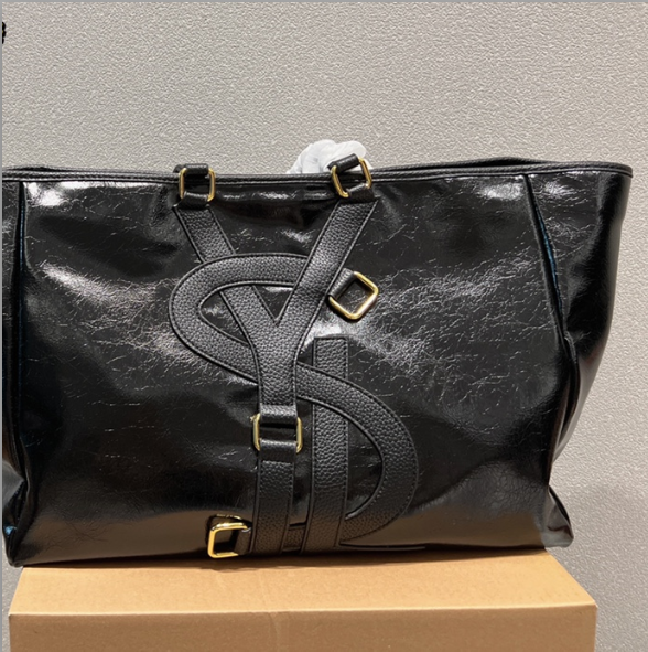 Bolso Tote de YSL. N°132