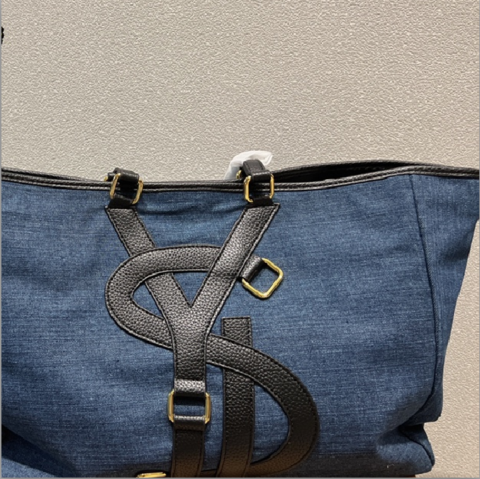 Bolso Tote de YSL. N°133