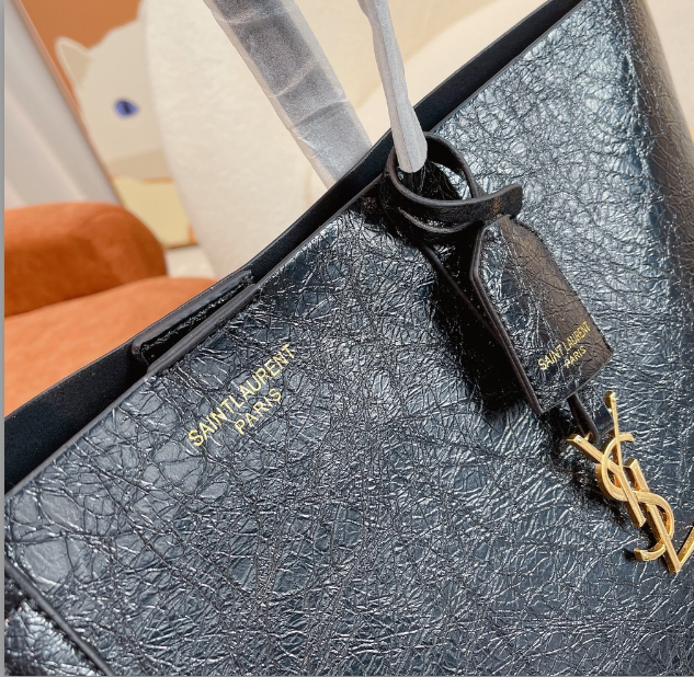 Bolso Tote de YSL. N°155