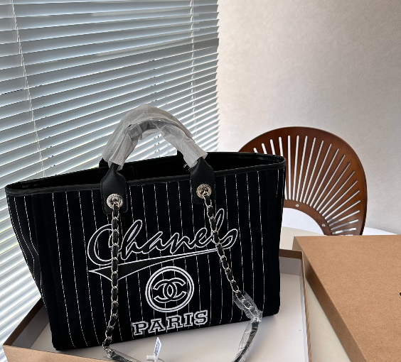 Bolso shopping beach de Chanel. N°218