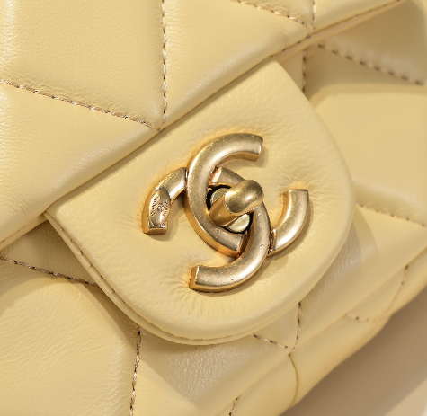 Bolso CF de Chanel. N°250