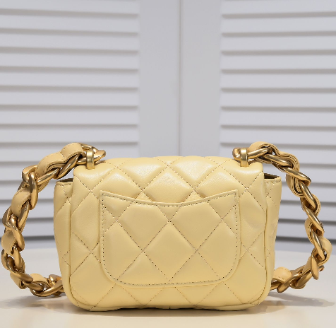 Bolso CF de Chanel. N°250