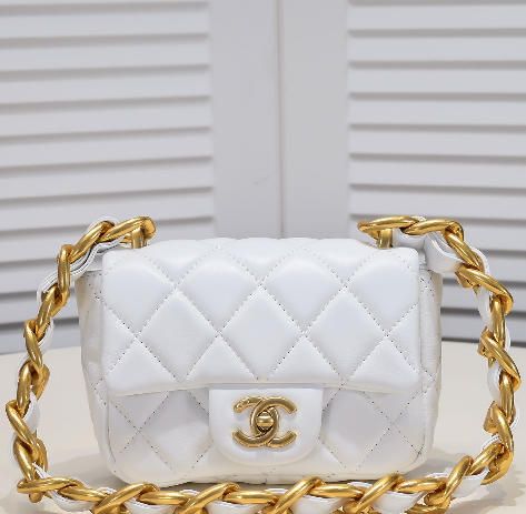 Bolso CF de Chanel. N°252