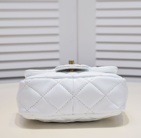 Bolso CF de Chanel. N°252