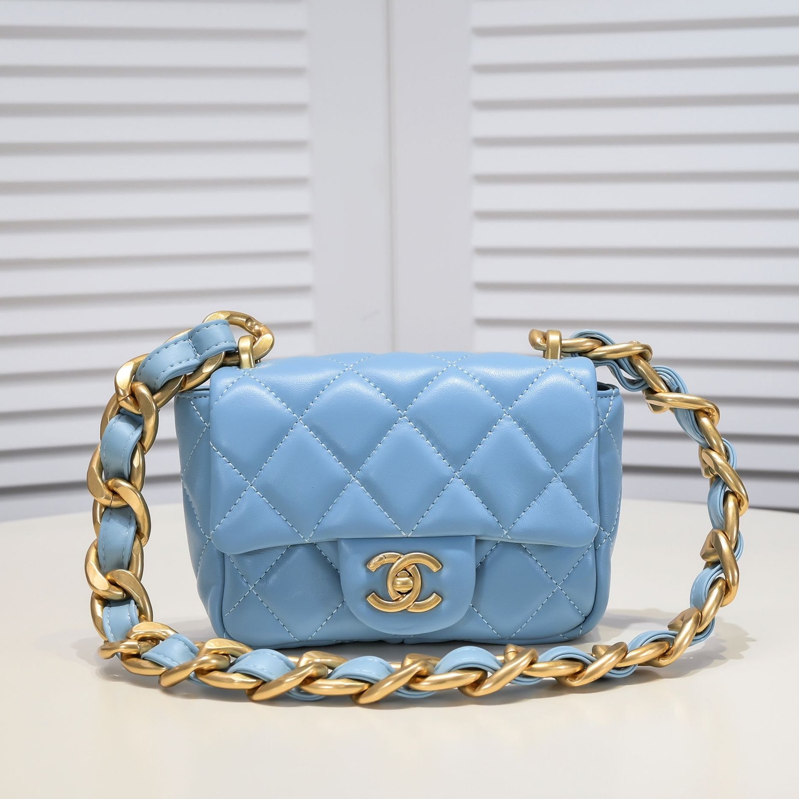 Bolso CF de Chanel. N°253