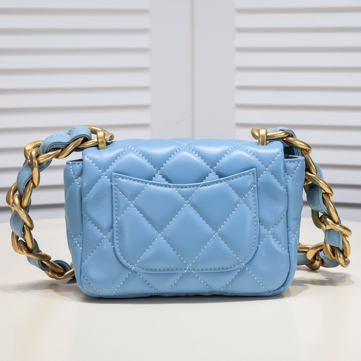 Bolso CF de Chanel. N°253