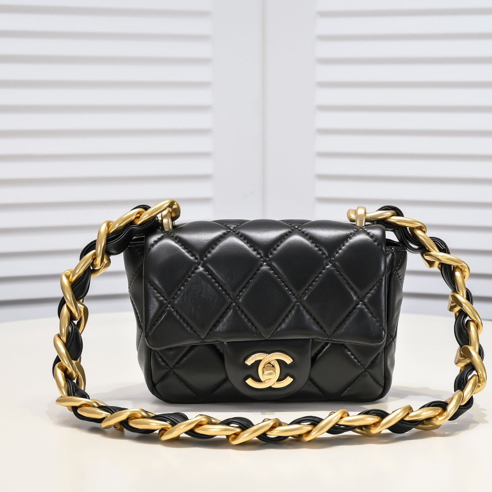 Bolso CF de Chanel. N°256